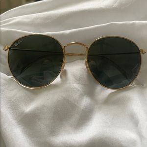 Round Ray Ban women’s sunglasses, barely worn